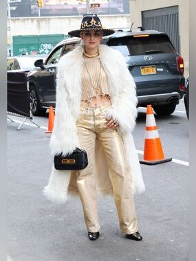 Zara - Boyfriend Gold Metallic Jeans  Size 4